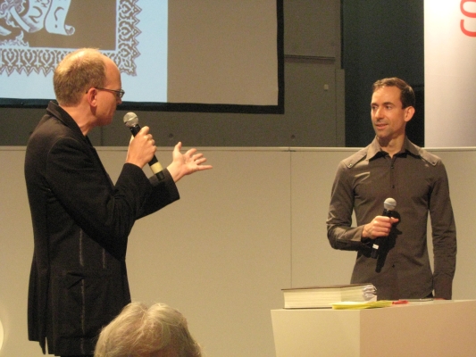 Andreas Platthaus (links) im Gespräch mit Craig Thompson (rechts)
