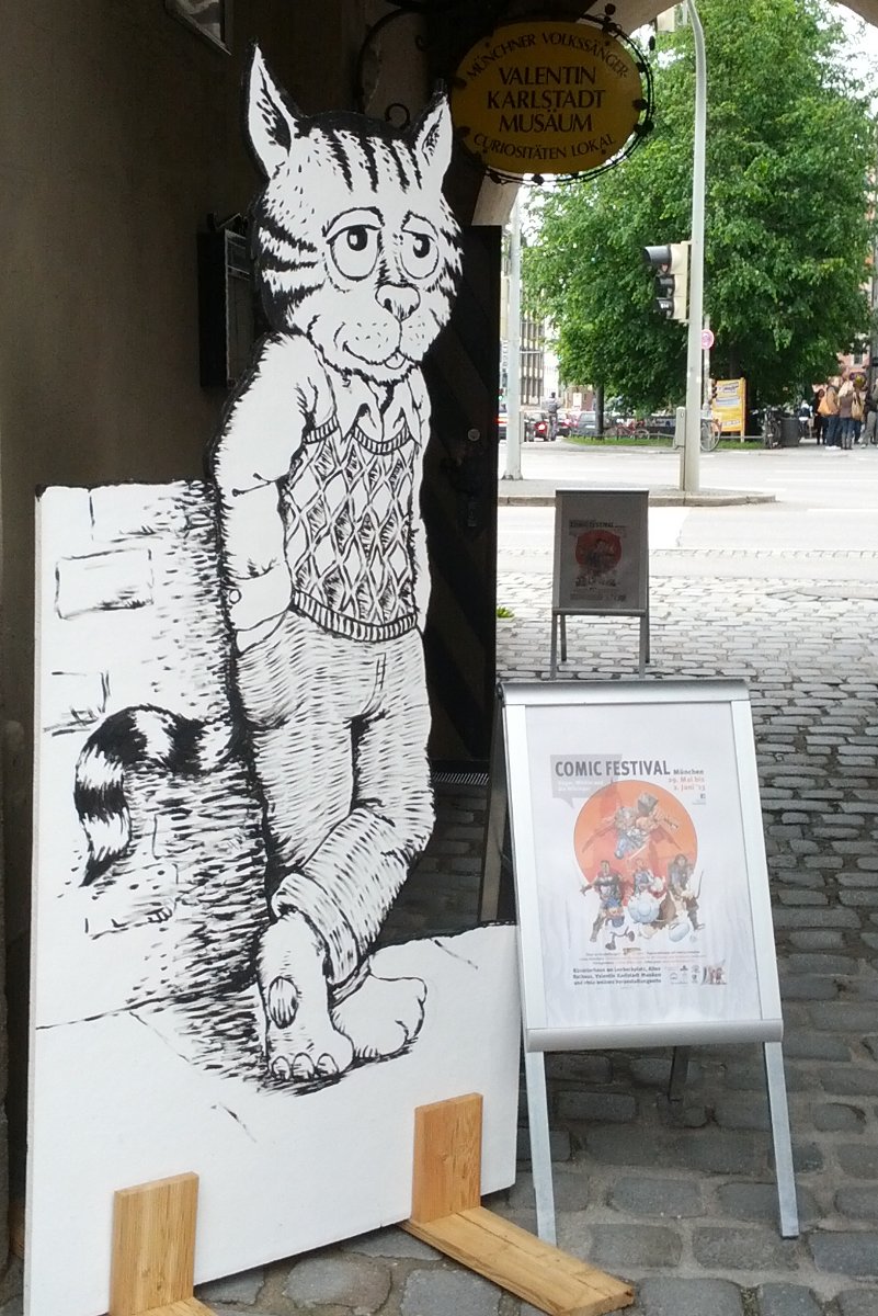 Robert Crumbs berühmter Kater Fritz am Eingang der Ausstellung zu Underground-Comix